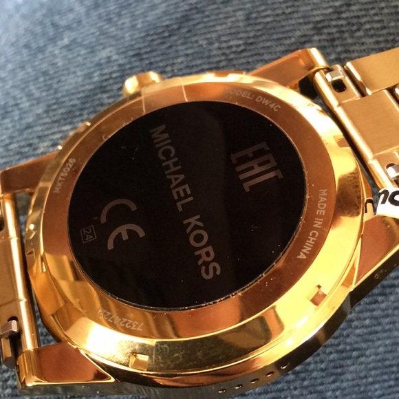 Michael Kors Access Men’s Gold Smart Watch - Picture 5 of 6